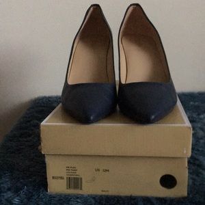 Michael Kors size 12 mid pump leather